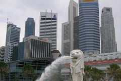 Singapore 01 01 Merlion with Central Business District